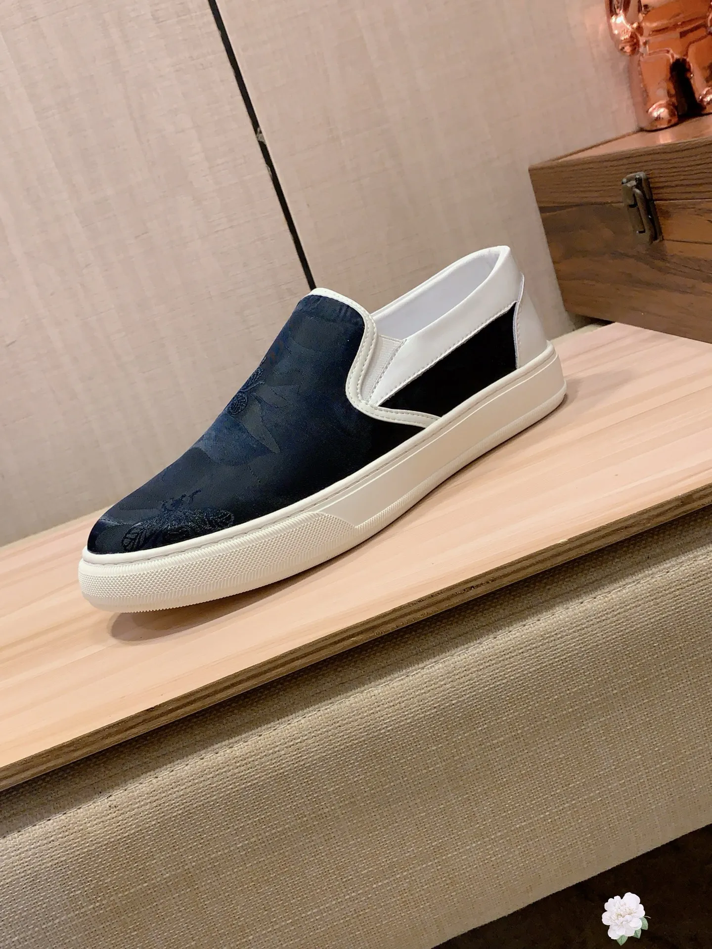 Men's men's shoes💰360💰💰🎩🎩[Lightning][Lightning] "Gucci*" The latest and most popular casual shoes, top brands [seduce] luxury~purchase, top~quality. [Strong] The upper is made of imported breathable cowhide with material ➕ breathable sheepskin lining (•) and fine workmanship. The original stylish and stylish soft rubber wear-resistant and non-slip outsole is light and comfortable on the feet. The real thing looks better when photographed in real life. No. 2661: Code: 38-44, 45 can be customized, 3️⃣ colors are available